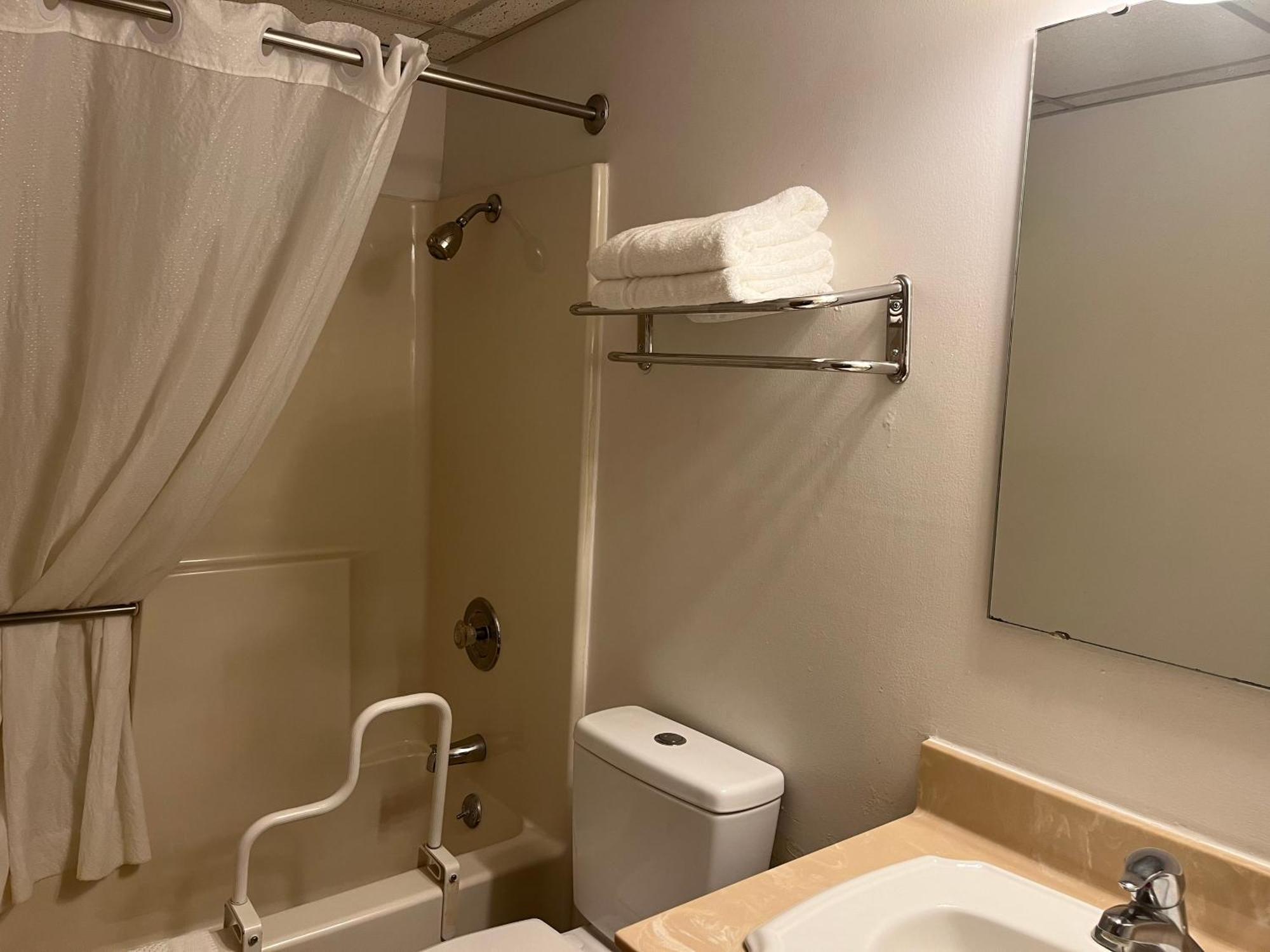6 Limon, Co I 70 Hotel